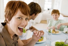 Alltag mit Kindern: Tischabräumen Alltag mit Kindern: Tischabräumen