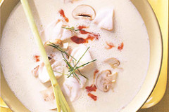 Fischsuppe mit Zitronengras und Galgant Fischsuppe mit Zitronengras und Galgant