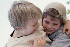Dürfen sich Eltern in die Streits ihrer Kinder einmischen? Dürfen sich Eltern in die Streits ihrer Kinder einmischen?