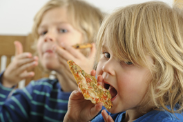 Kindergeburtstagsessen: Pizza geht immer Kindergeburtstagsessen: Pizza geht immer