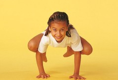 Kinderyoga-Übungen: Die Krähe Kinderyoga-Übungen: Die Krähe