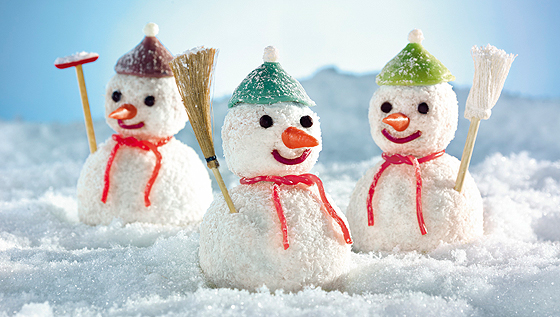 Lustige Schneemänner backen Lustige Schneemänner backen