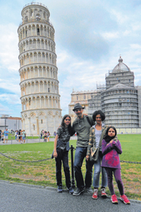 Mittelmeer-Kreuzfahrt: Familie Müller in Pisa Mittelmeer-Kreuzfahrt: Familie Müller in Pisa
