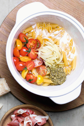 One Pot Pasta mit Cocktailtomaten One Pot Pasta mit Cocktailtomaten