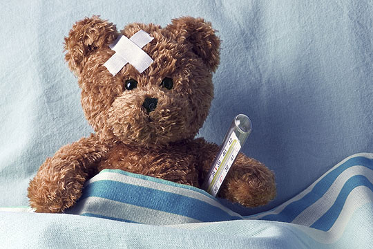 Teddybär mit Fieberthermometer Teddybär mit Fieberthermometer
