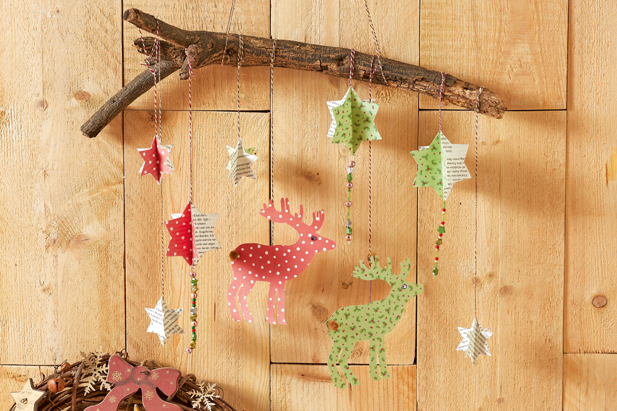 Papier Adventsdekjo mit Sternen und Rentieren Papier Adventsdekjo mit Sternen und Rentieren