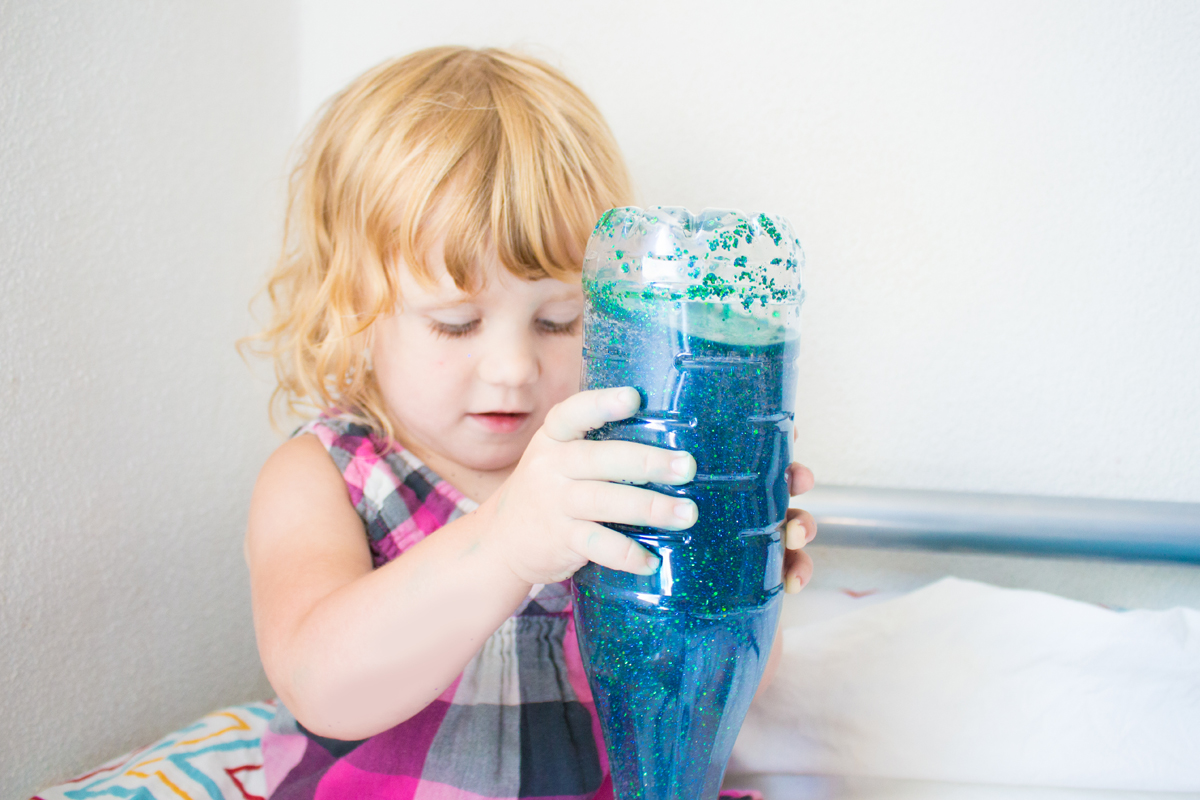 Sensory Bottle mit Glitzer Sensory Bottle mit Glitzer
