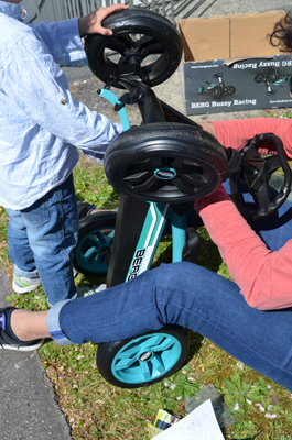 Aufbau des Gokarts Berg Buzzy Racer Aufbau des Gokarts Berg Buzzy Racer