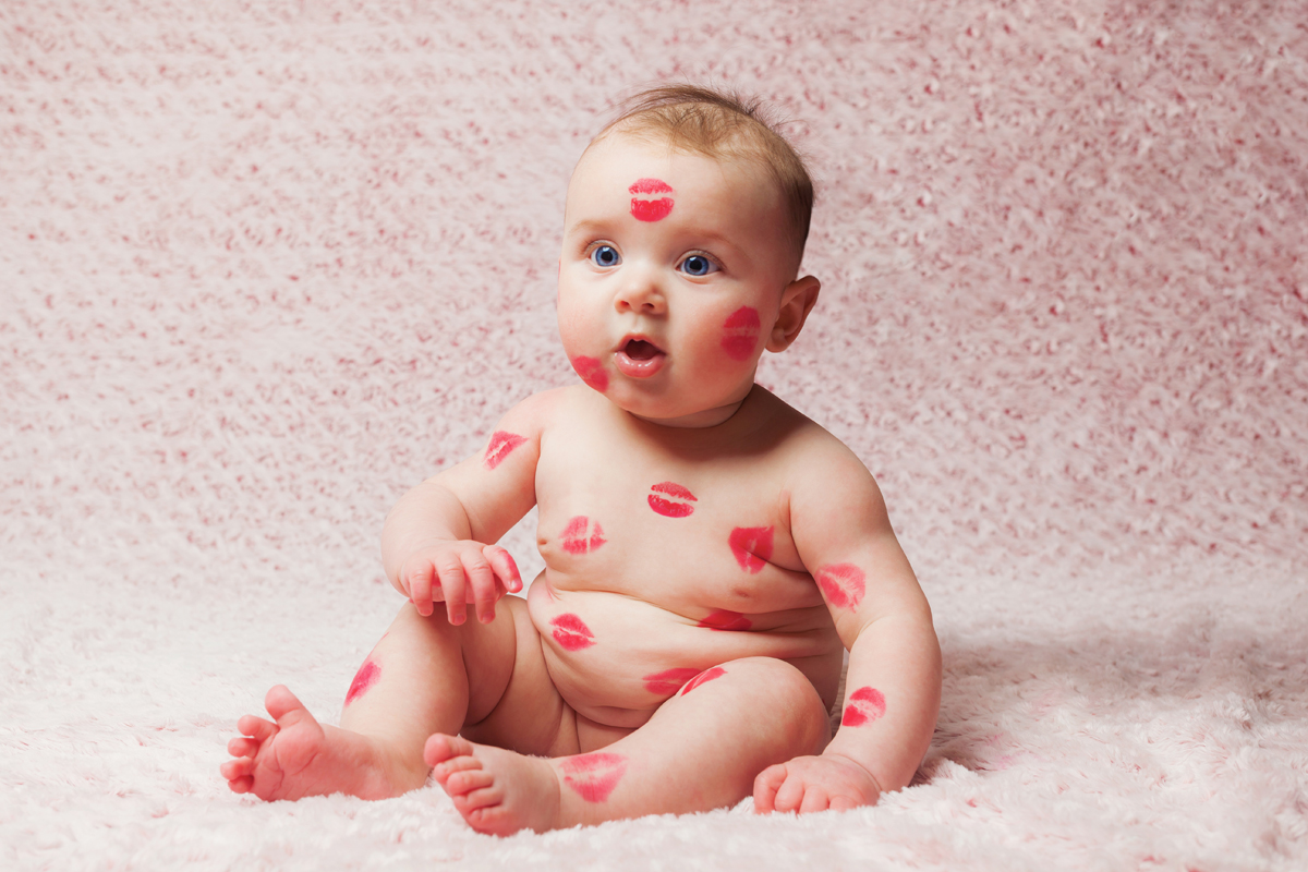 Baby auf den Mund küssen_Herpesgefahr