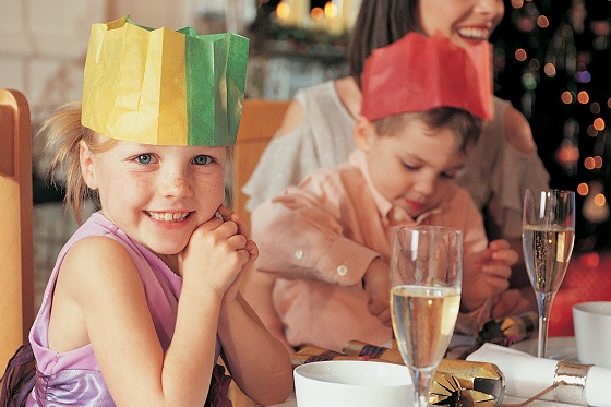 Anstoßen mit Kindersekt