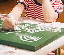 Kleinkinder beim kreativ sein fördern