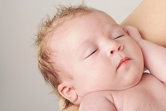 In den ersten Monaten ist das Baby dank des Nestschutz gut vor Krankheiten geschützt