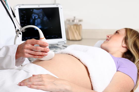 Was passiert mit dem Baby im Bauch, wenn Mama niest?