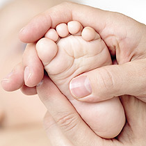 Wie Osteopathie Babys hilft