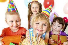 Wie feiern Sie Kindergeburtstag? Wie feiern Sie Kindergeburtstag?
