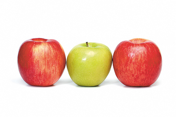 drei Äpfel aufgereiht: Vitamine in der Schwangerschaft
