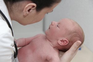 Baby beim Arzt