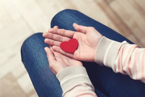 Fehlgeburt: Anzeichen, Ursachen und Risiken