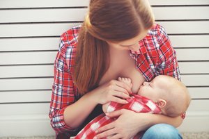 Stillen ist gut für Mutter und Kind. In Deutschland stillen laut UNICEF 67,7 Prozent aller Mütter ihr Kind nach der Geburt.