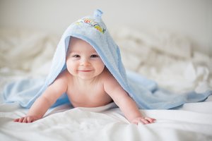 Ein süßer Fratz ist geboren! Glückwünsche zur Geburt sind da selbstverständlich.