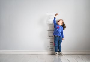 Wie groß ist mein Kind im Vergleich mit Gleichaltrigen? Die Perzentile gibt Auskunft.
