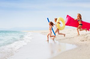 Schwimmhilfen für Kinder sorgen für sicheren Badespaß