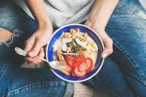 Einnistung fördern mit gesunder Ernährung