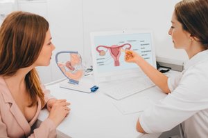 Clomifen: Ärztin berät Patientin
